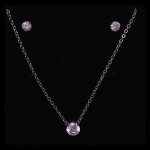 BNWT Swarovski Crystal  Earrings and Necklace Set